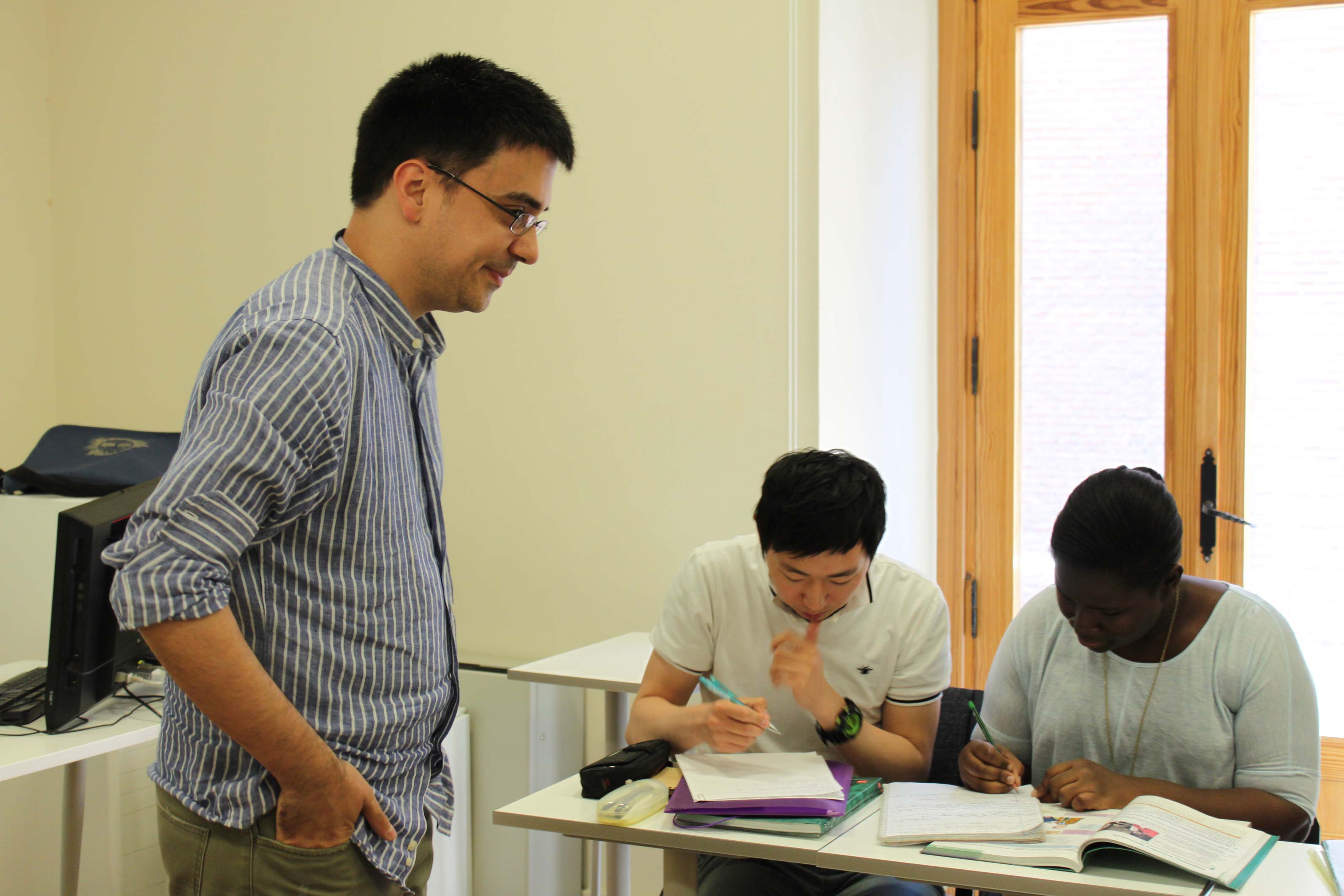 Clase de tutoría en Alcalingua