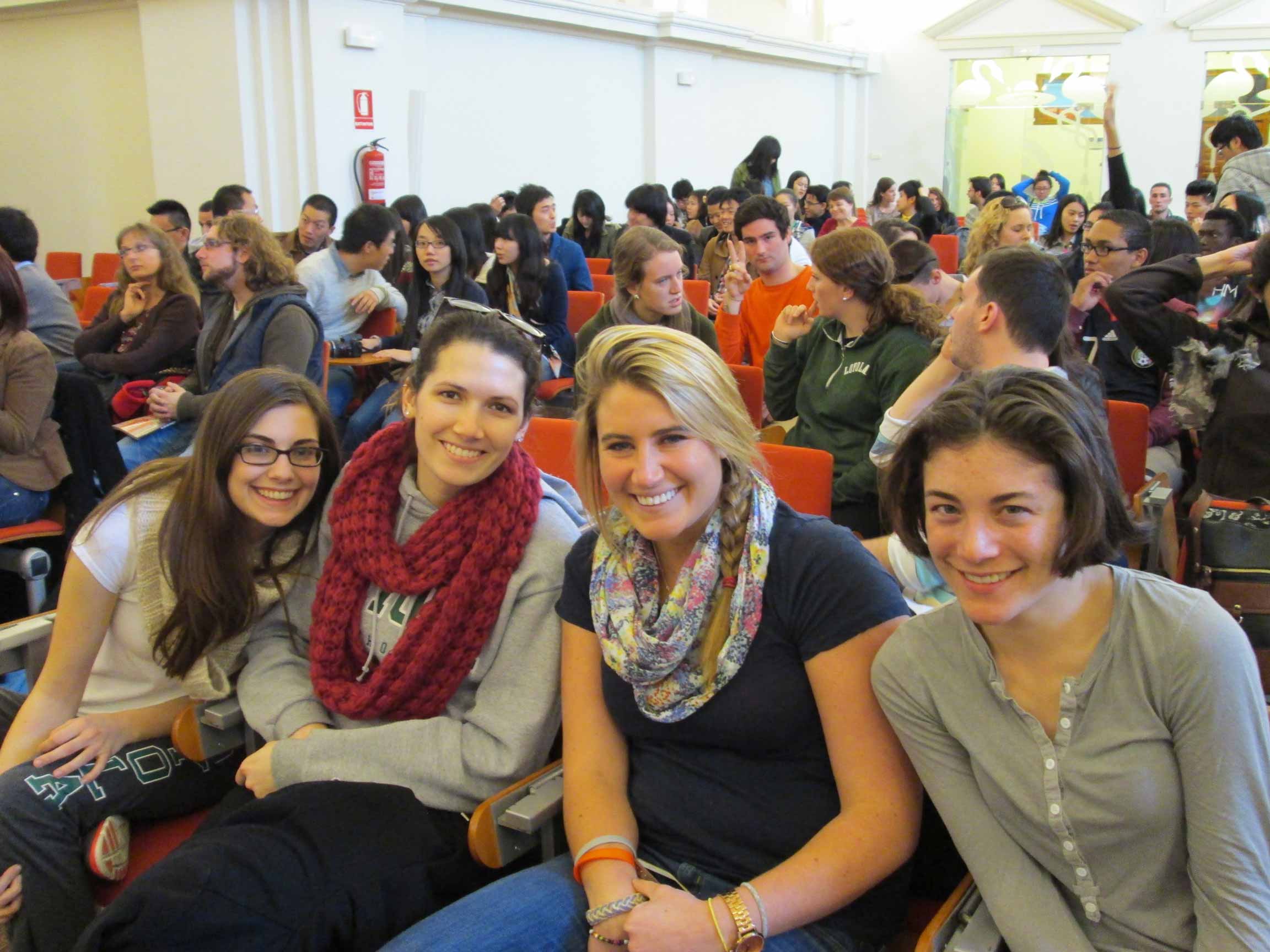 Alumnas entrega de diplomas