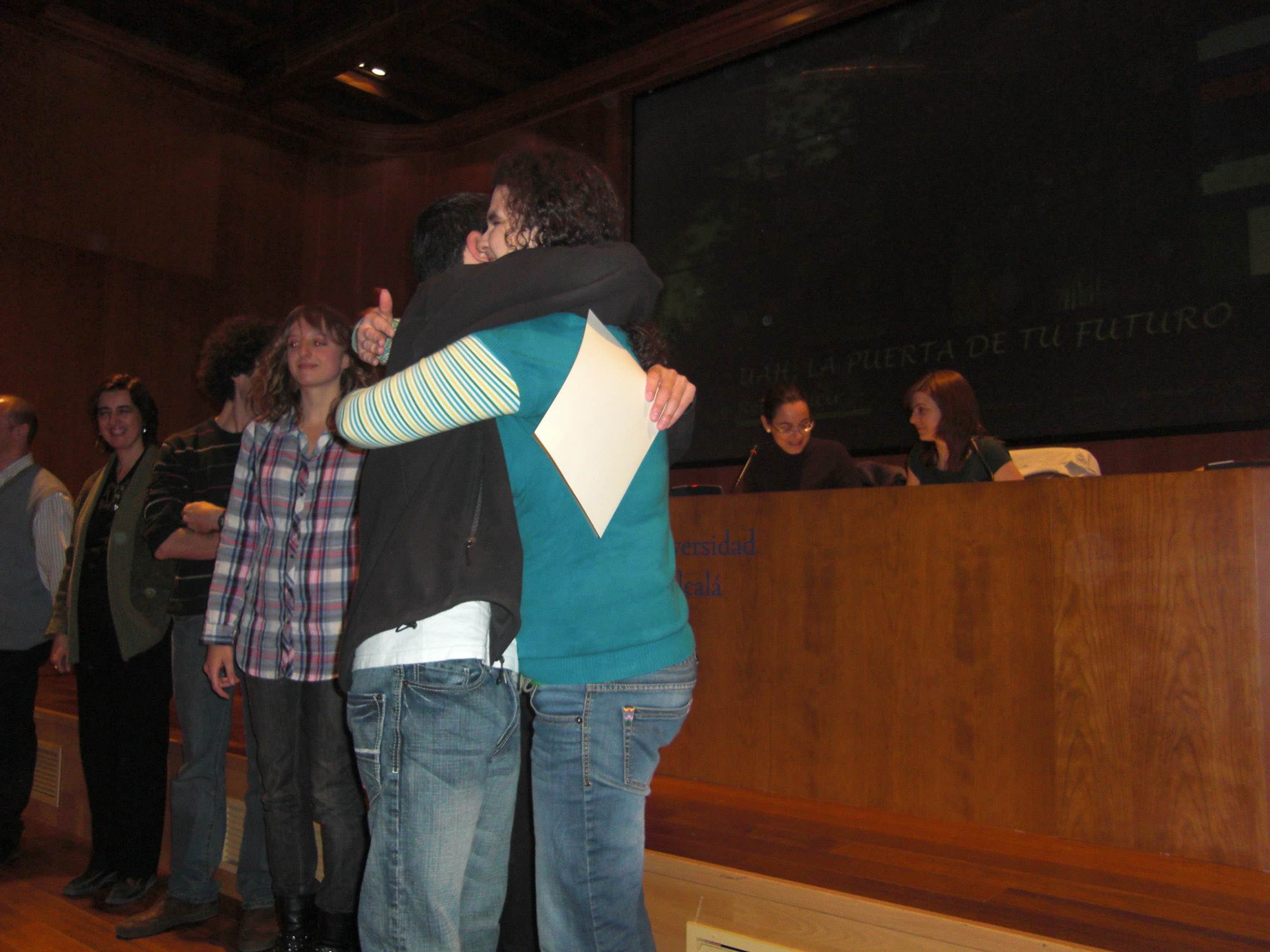 Estudiantes en la entrega de diplomas (invierno 2010)