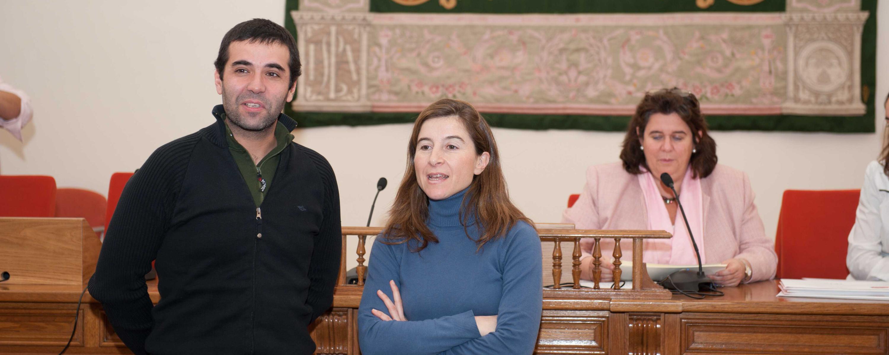 Estudiantes en la entrega de diplomas (otoño 2010)